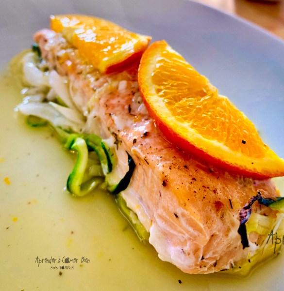 Salmón en papillote con salsa de naranja